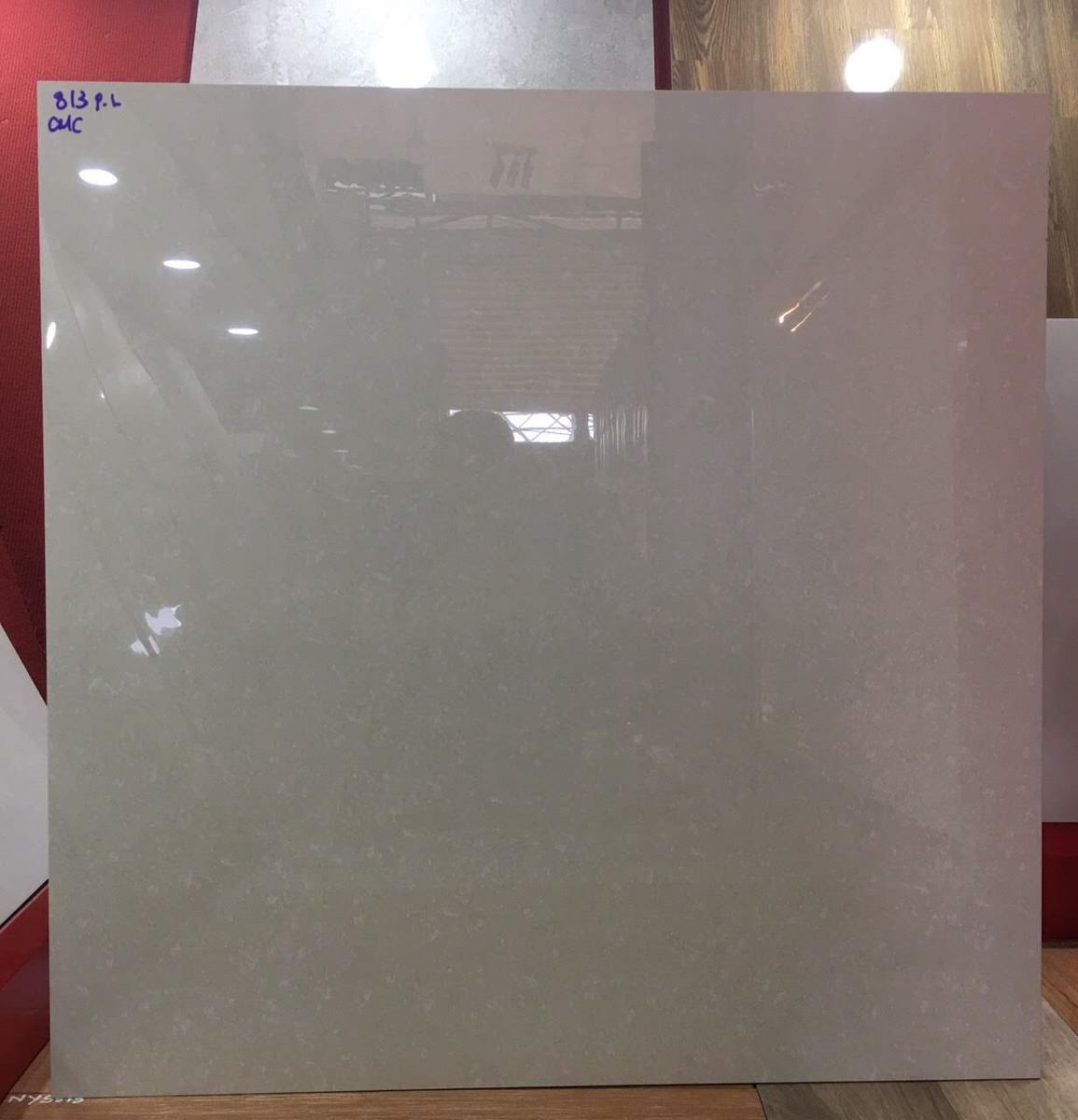 Đá bóng kiếng 80x80 xà cừ xanh