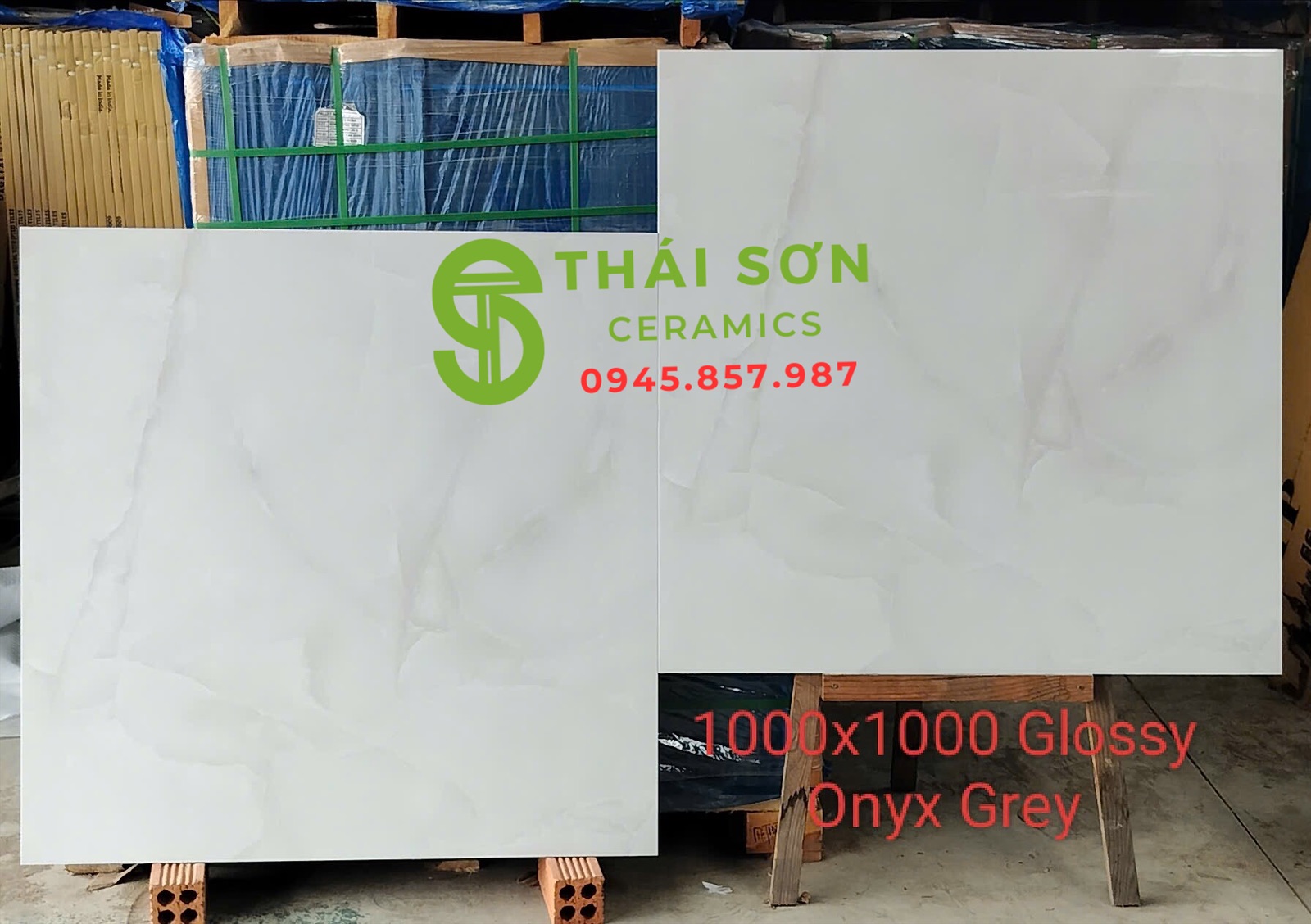 Gạch lát nền phòng khách 100x100 bóng kiếng