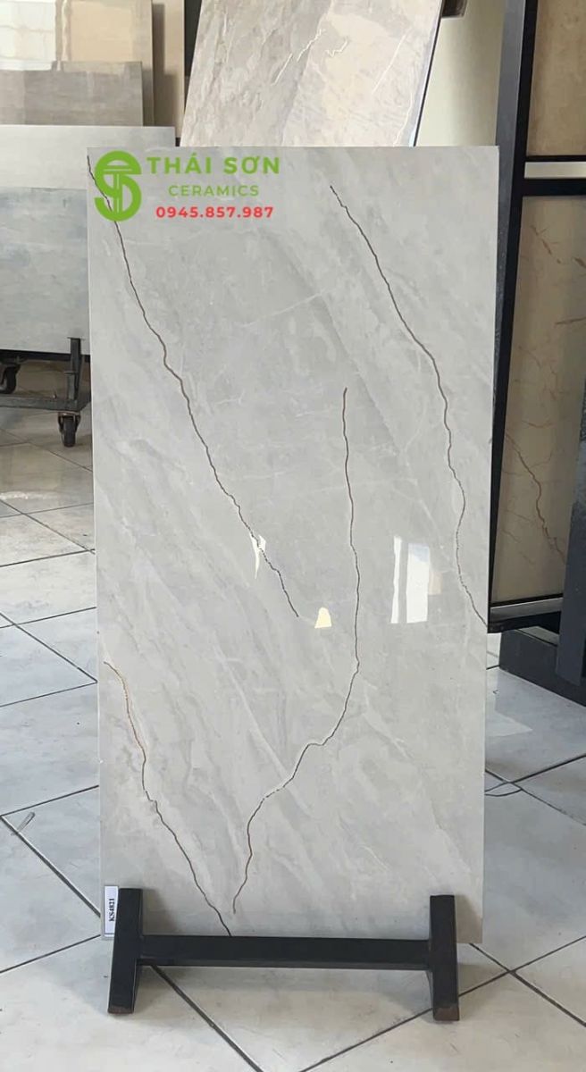 Gạch ốp tường 40x80 trung quốc bóng kính khắc kim màu xám trắng