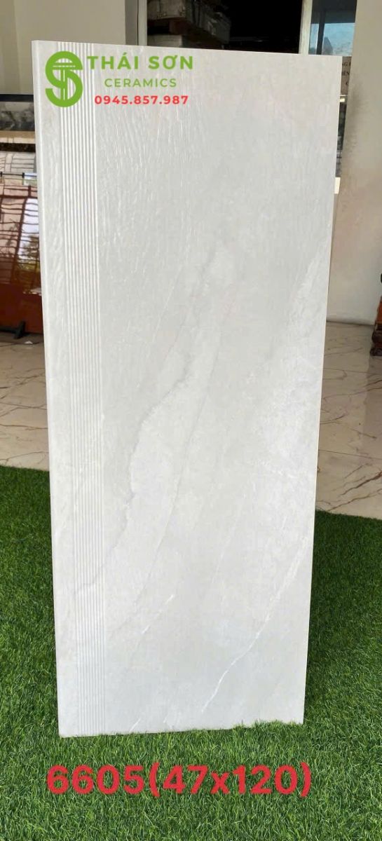 Gạch cầu thang vân gỗ xám 47x120 trung quốc