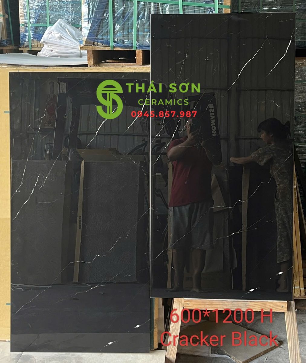 Gạch khổ lớn 60x120 ốp lát đen vân trắng