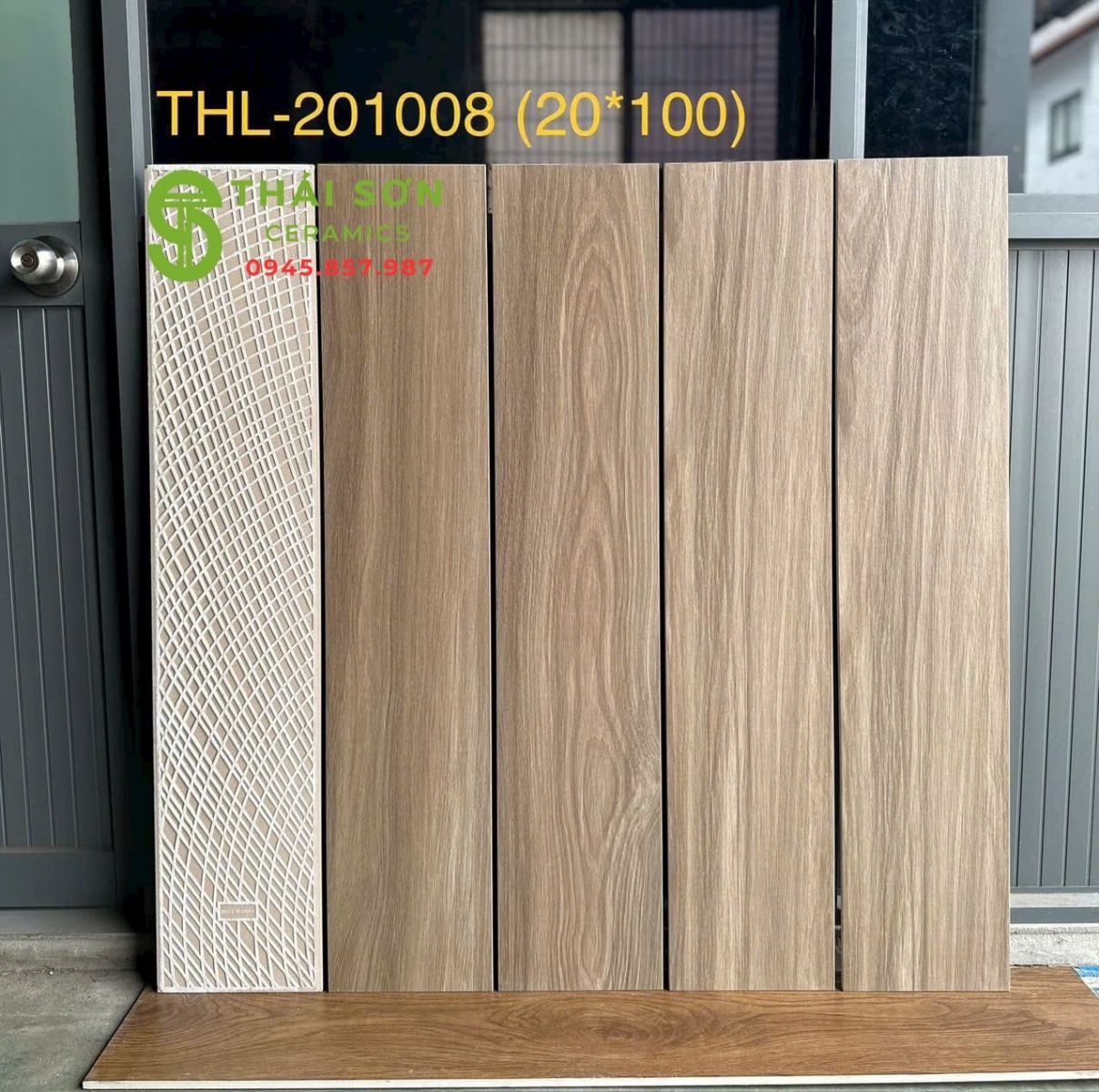 Gạch giả gỗ 20x100 trung quốc lát nền màu nâu xám nhạt