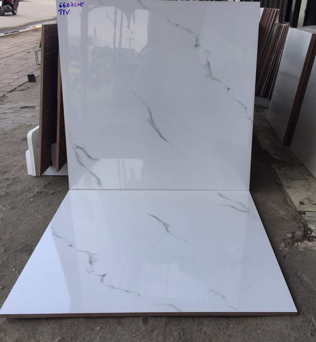 gạch trắng vân mây giá rẻ 